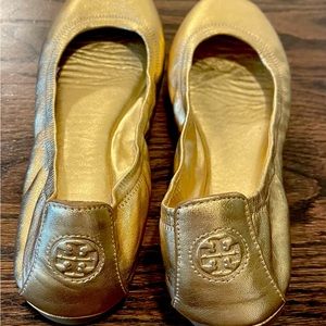 Tory Burch gold, metallic, ballet flats never worn
